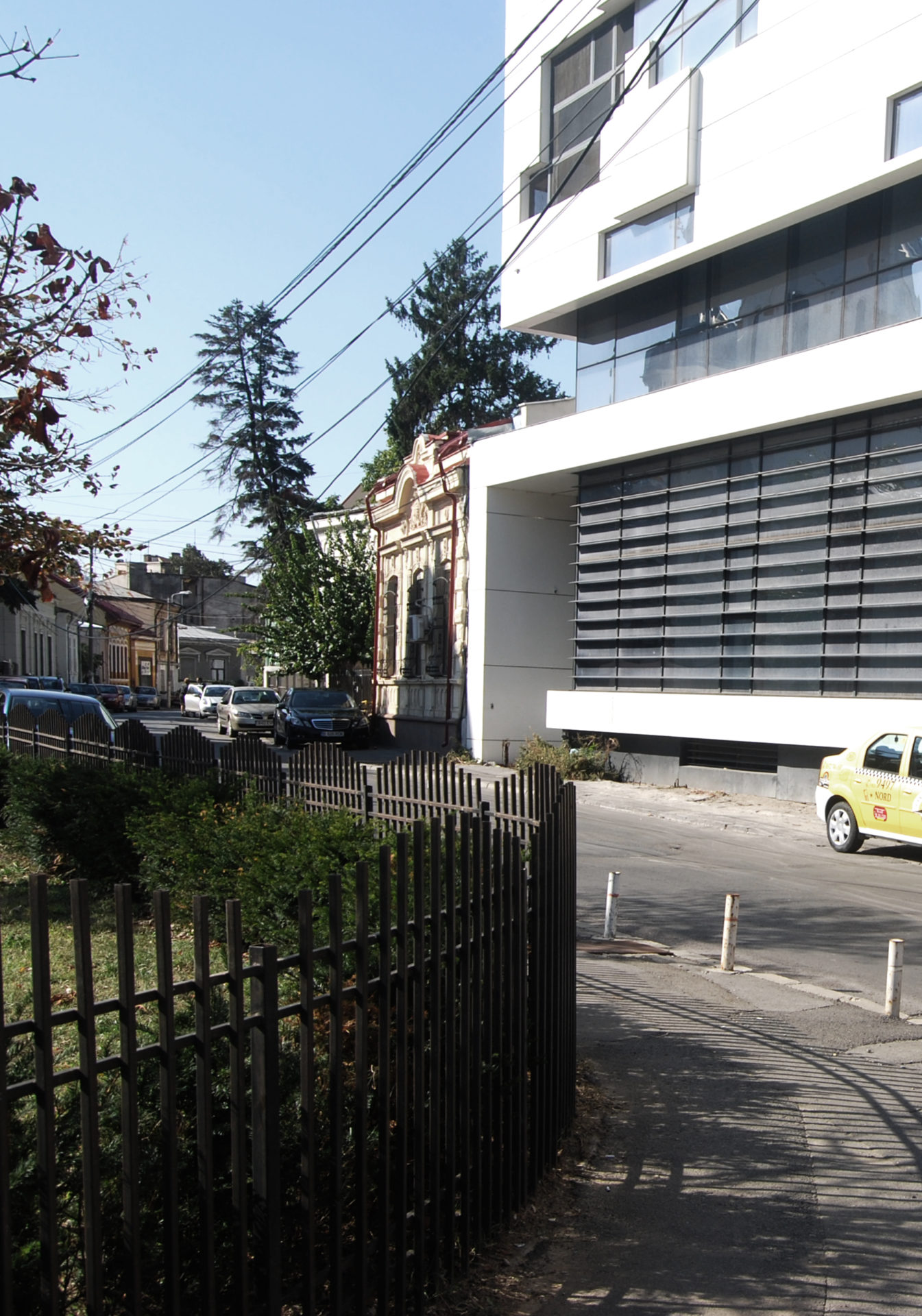 Privatized Publicness: Post-Communist Public Space in Bucharest