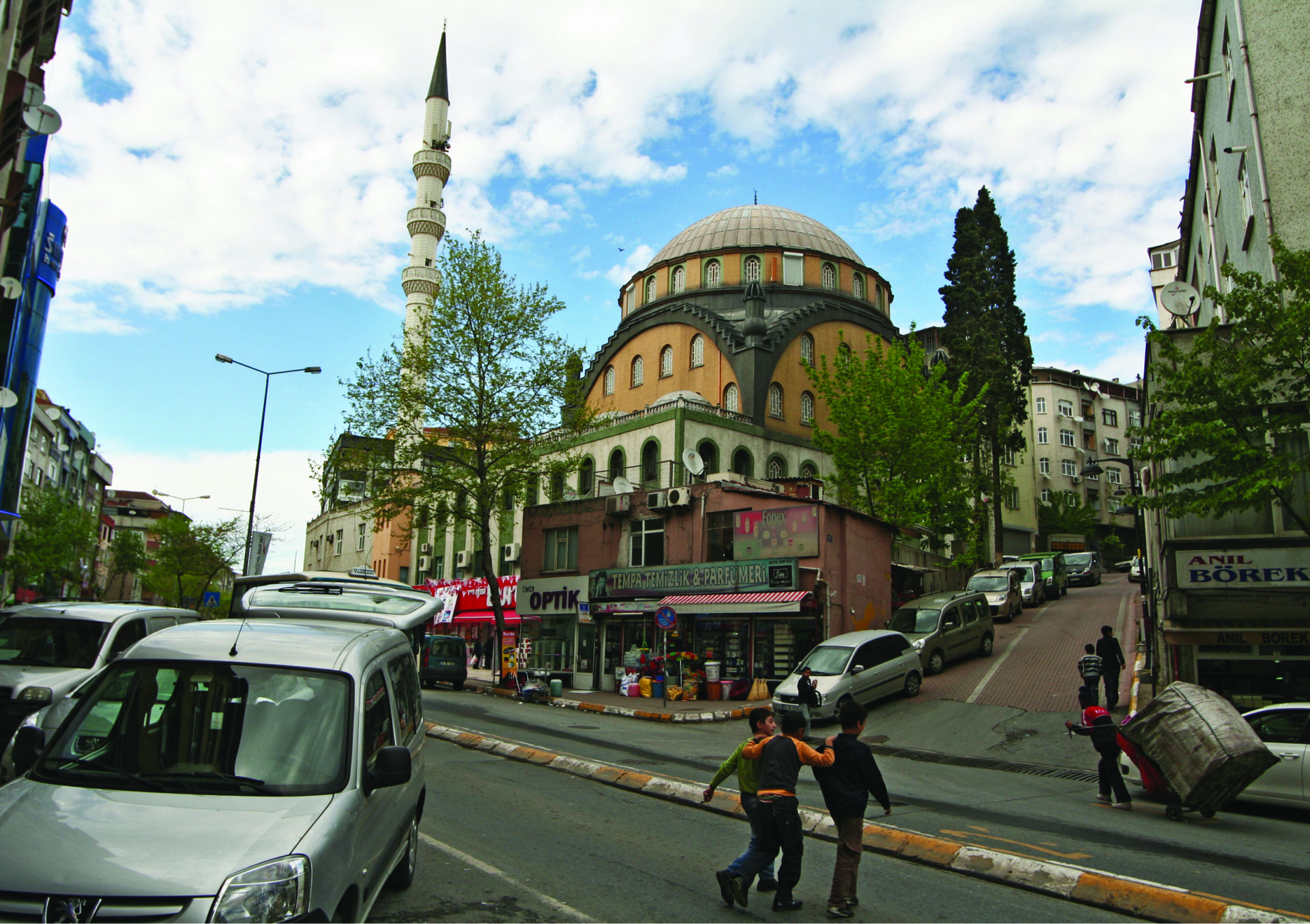 Failed Policy, Successful Architecture: Selfmade City Istanbul