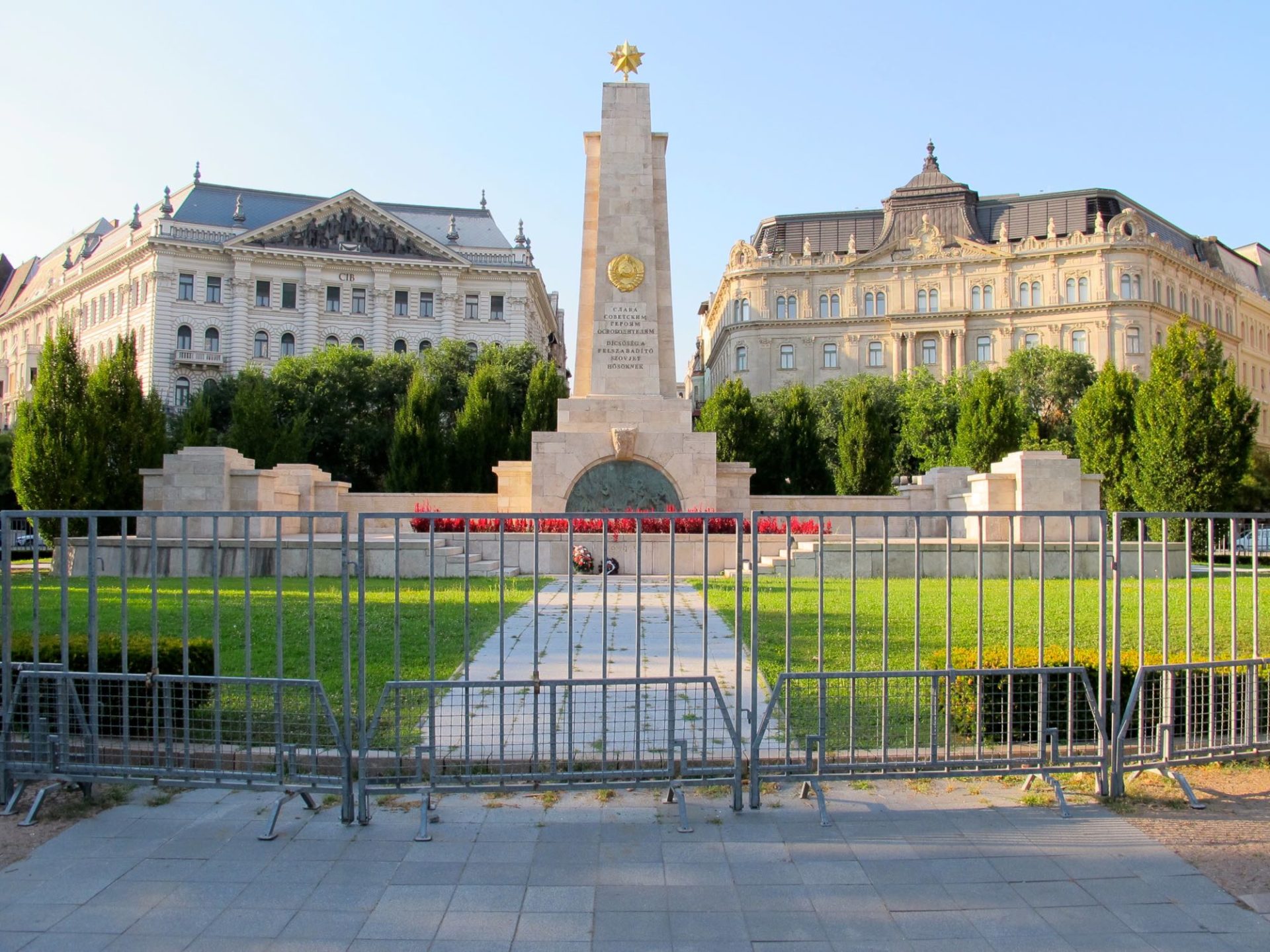 Hungary’s Identity Crisis Fought in Concrete and Bronze