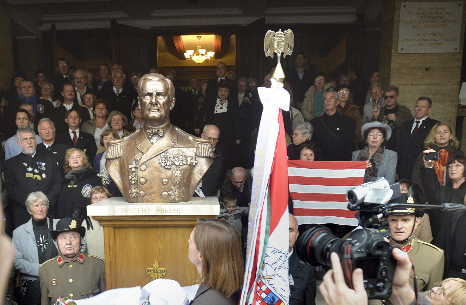 Hungary’s Identity Crisis Fought in Concrete and Bronze