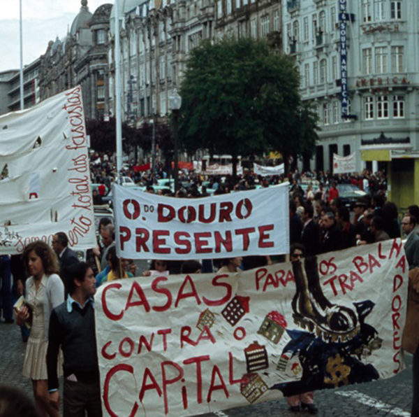 _Houses against Capital__Popular demonstration in Porto, 1975 (photo by Alexandre Alves Costa) 2