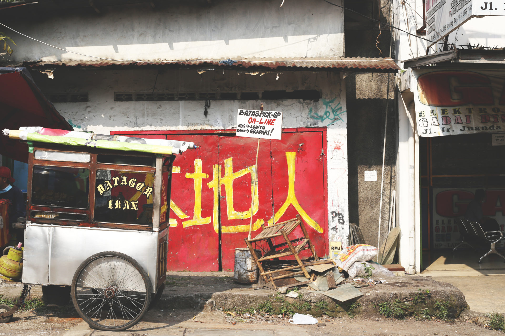 Rideshare Apps Are Making Indonesia’s Public Spaces Rigid and Impersonal