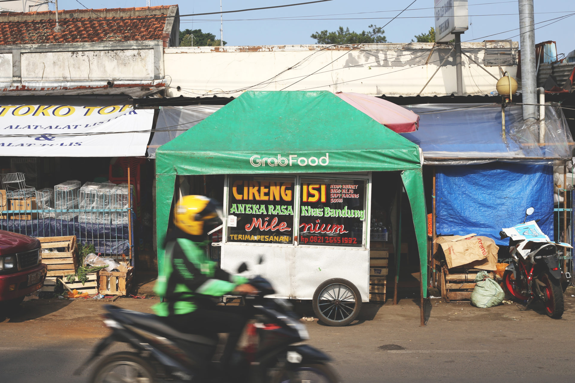 Rideshare Apps Are Making Indonesia’s Public Spaces Rigid and Impersonal