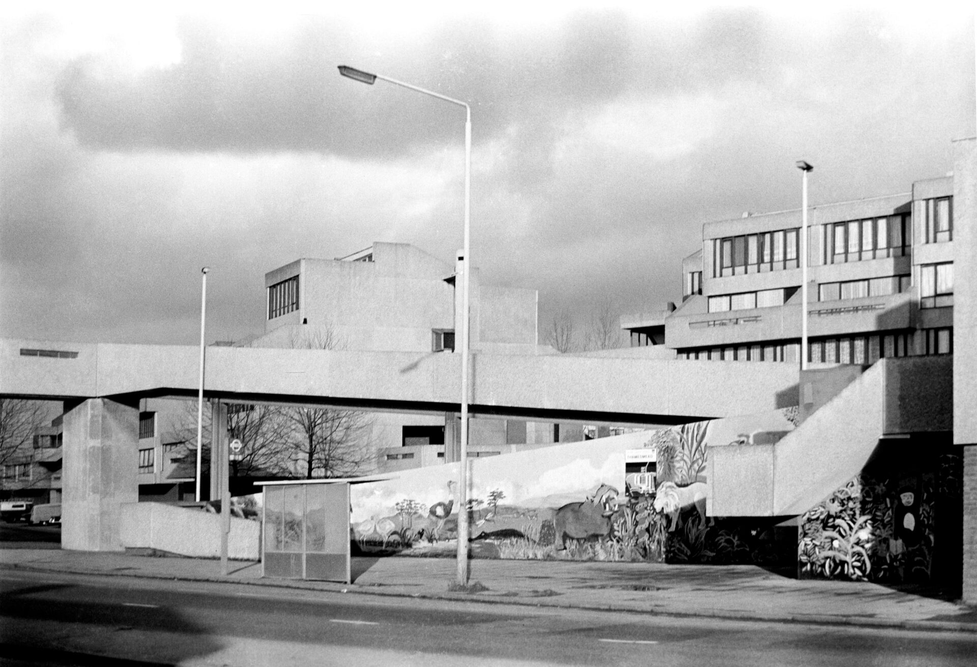 Between Architectural Monstrosity and Speculative Utopia