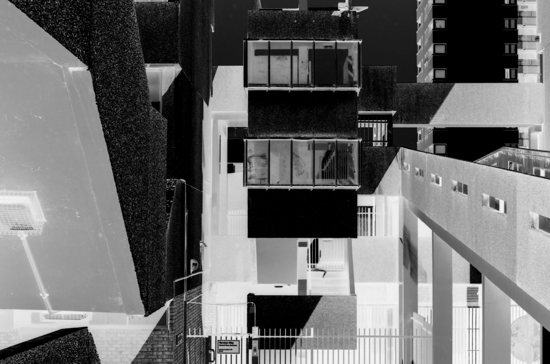 Between Architectural Monstrosity and Speculative Utopia