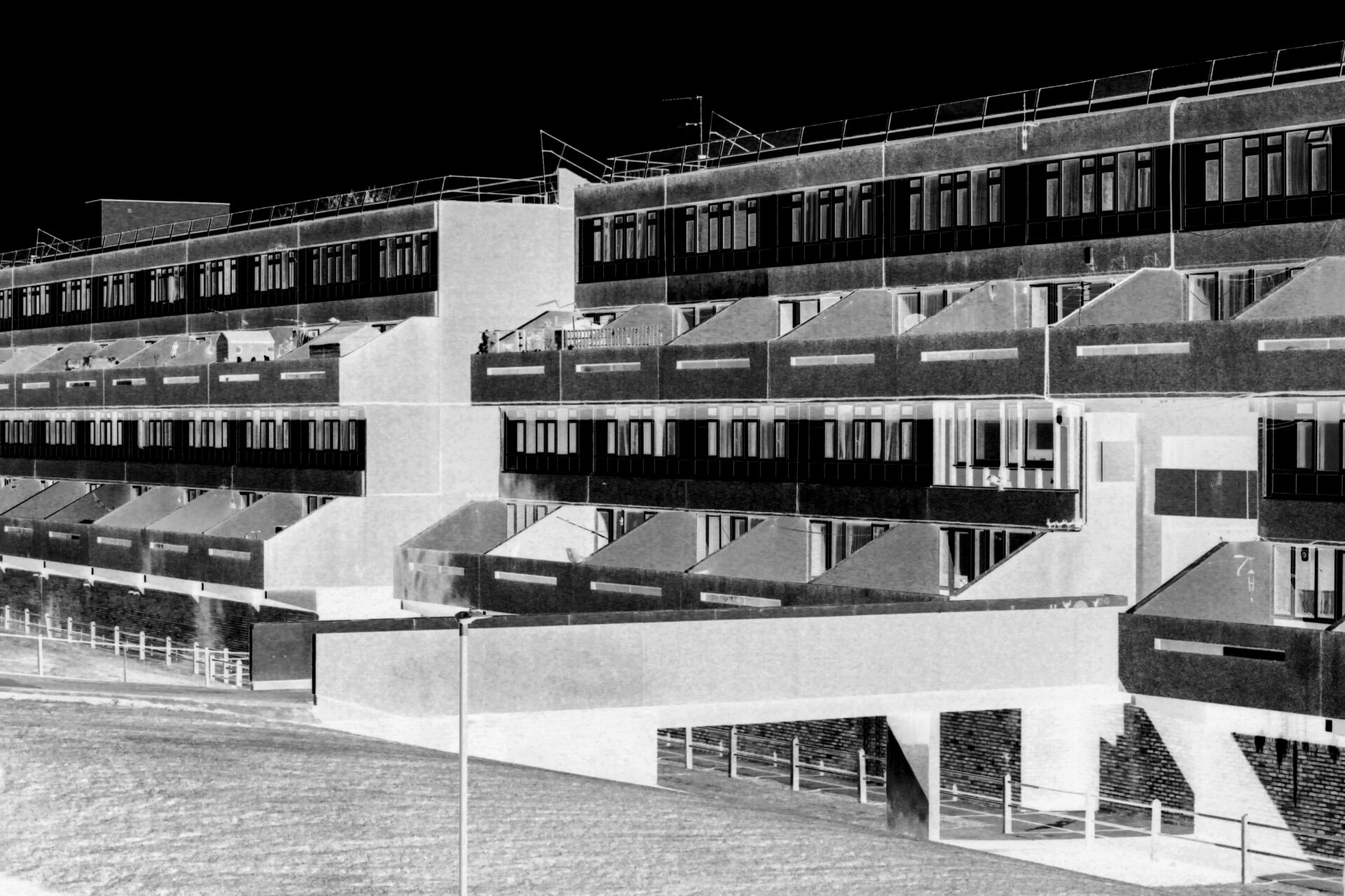 Between Architectural Monstrosity and Speculative Utopia